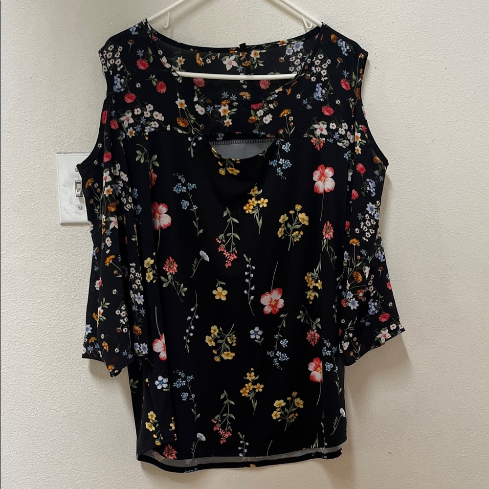 Floral Cutout Shoulder Blouse - Black
